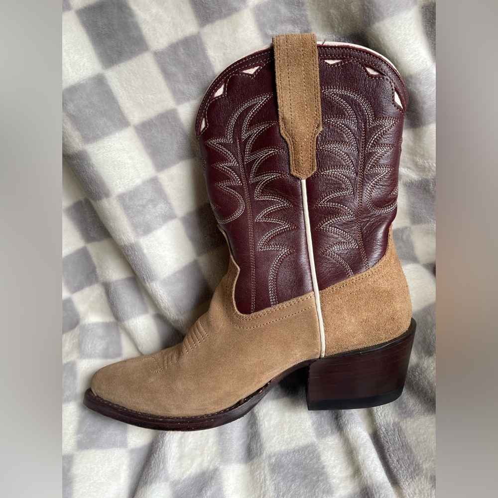 Tecovas Jolene - Picture 8 of 10